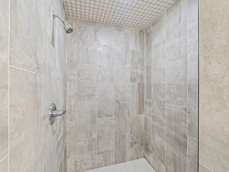 10505 East Cres #7400 — Photo 23