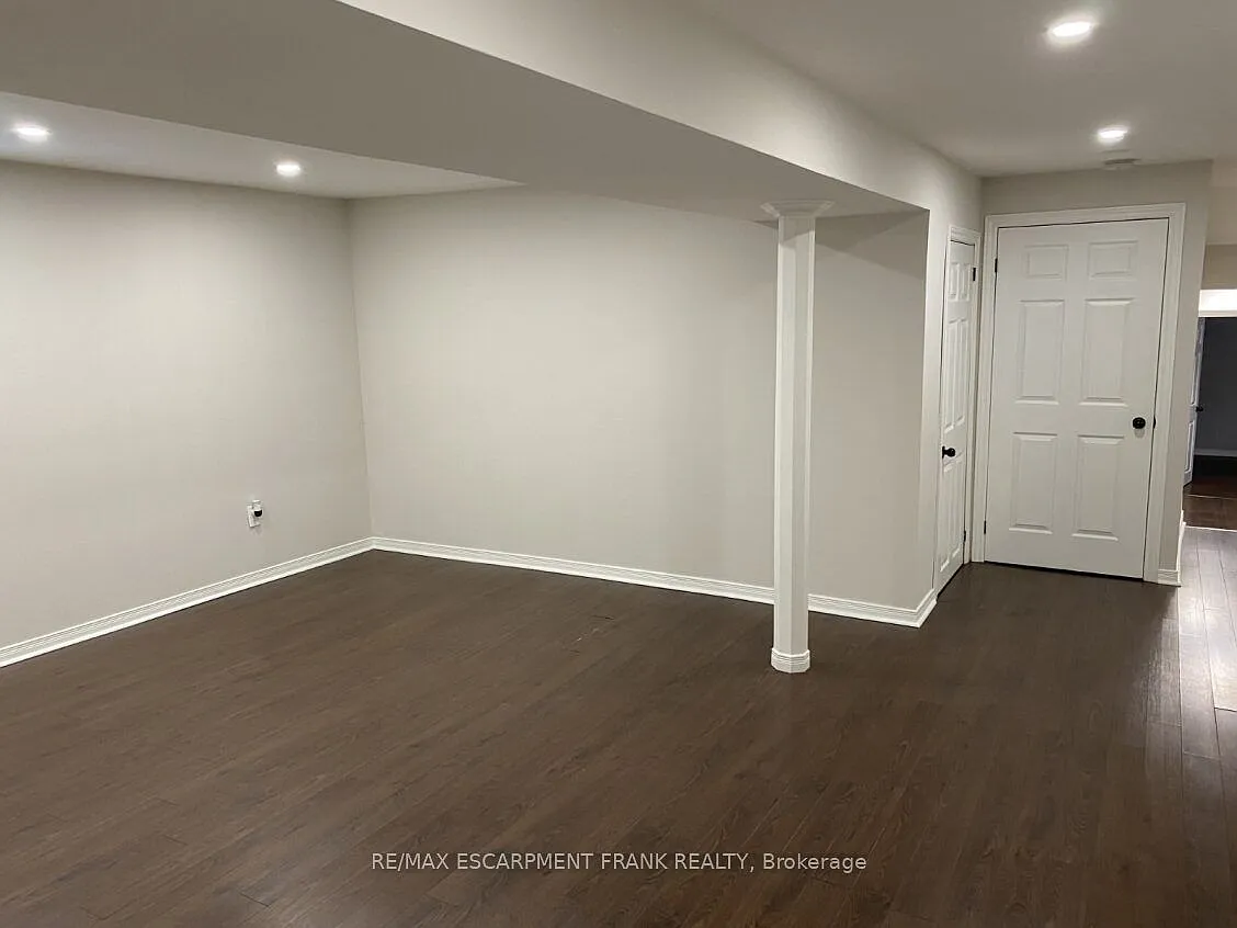 3 bed, $2,600 — Photo 2