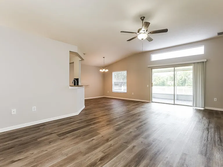 1106 Summer Breeze Dr — Photo 4