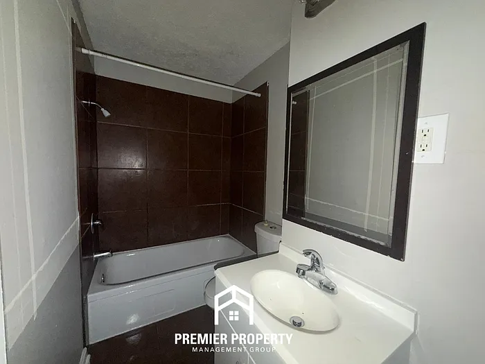 1802 Cornelia Ln — Photo 13