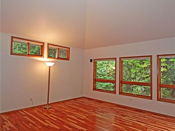 5th image of 19271 Normandy Park Dr SW