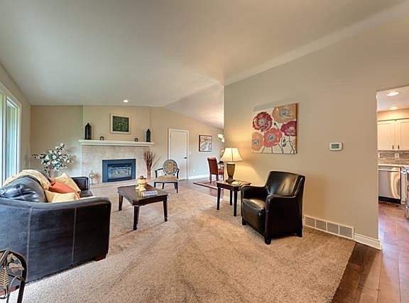 4th image of 6121 S Lee Ct
