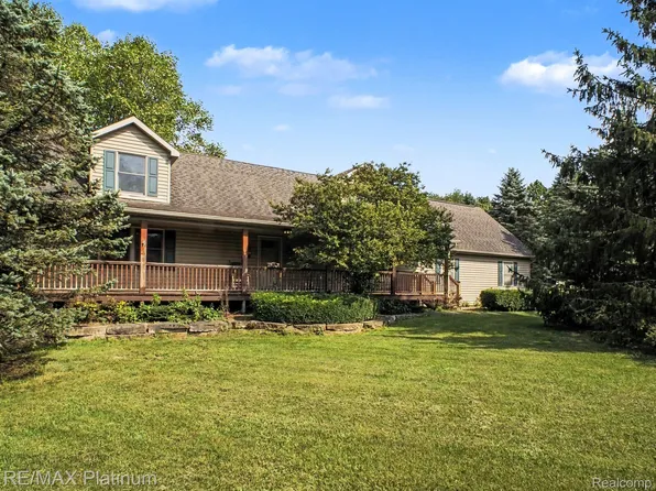 3215 Rafferty Dr, Howell, MI 48843