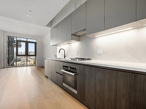 2nd image of 11 Hancock Pl #Penthouse 103