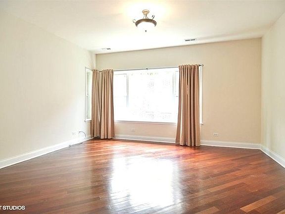2nd image of 4654 N St Louis Ave APT 2G