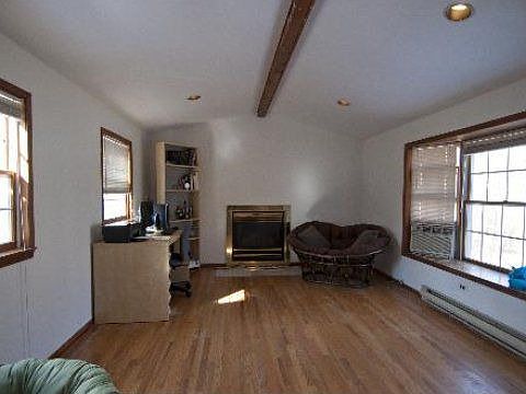 3rd image of 21 Beaver Ln