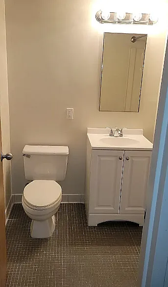 BATHROOM 2