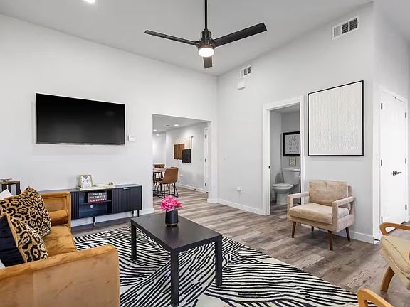 2nd image of 504 W Owing St