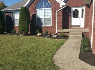 520 Shady Brook Ln, Louisville, KY 40229