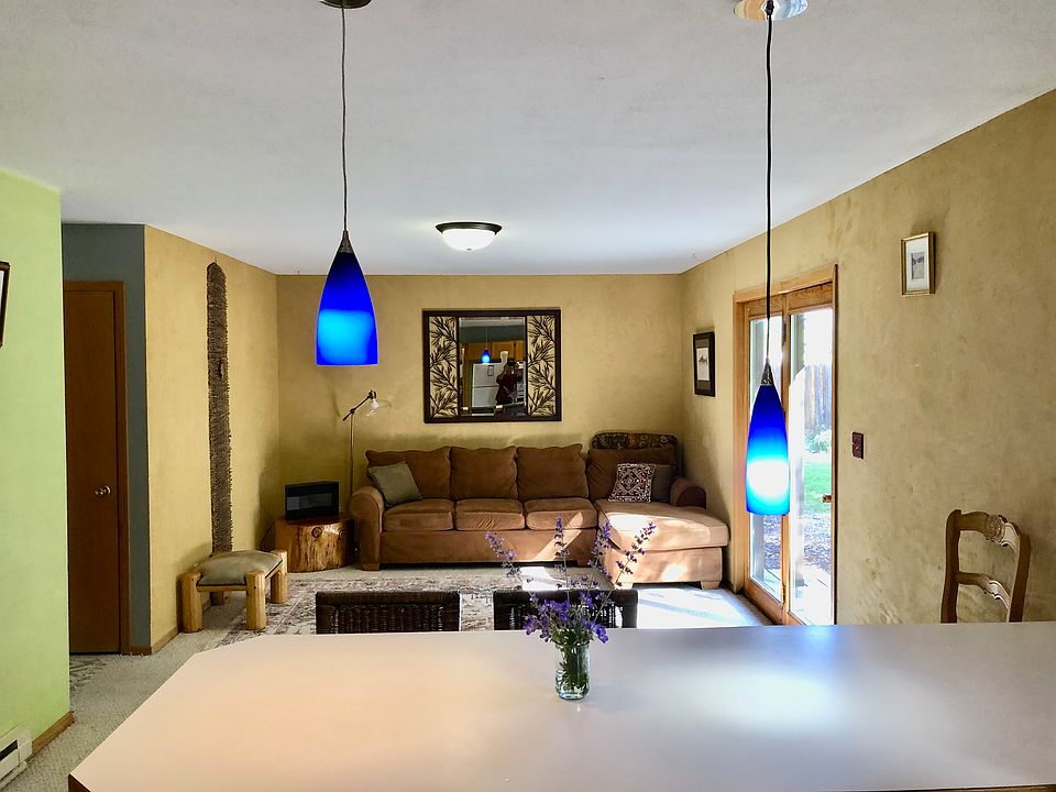 living room.