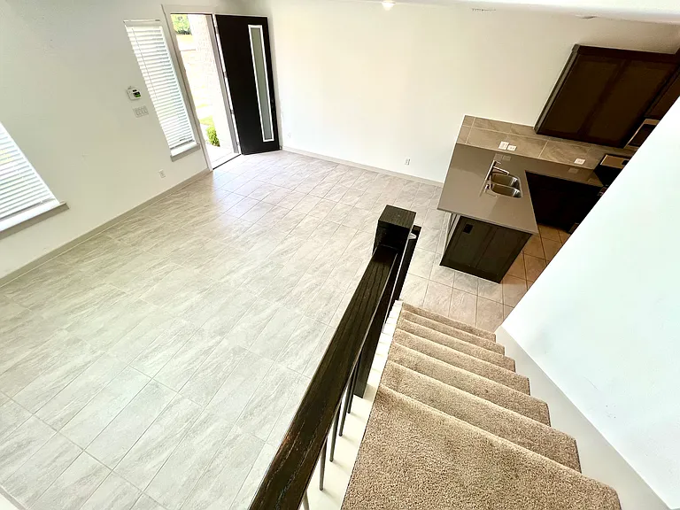 1755 Montgomery Dr — Photo 11