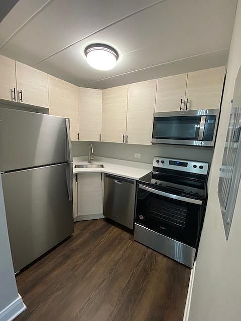 1st image of 2020 W Farwell Ave #205