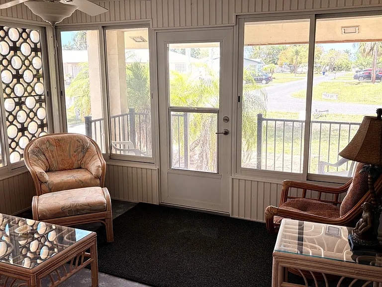 12061 Palm Dr — Photo 5