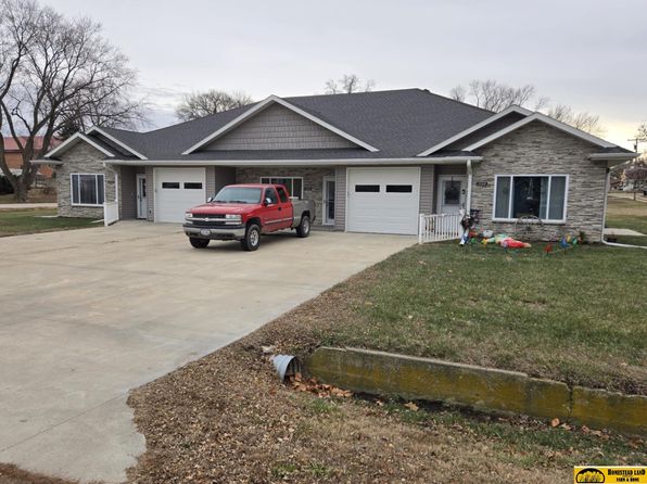 300 Castor St, Diller, NE 68342