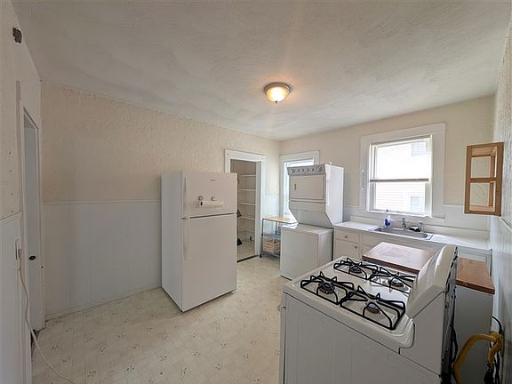 4th image of 17-19 Mason St #1