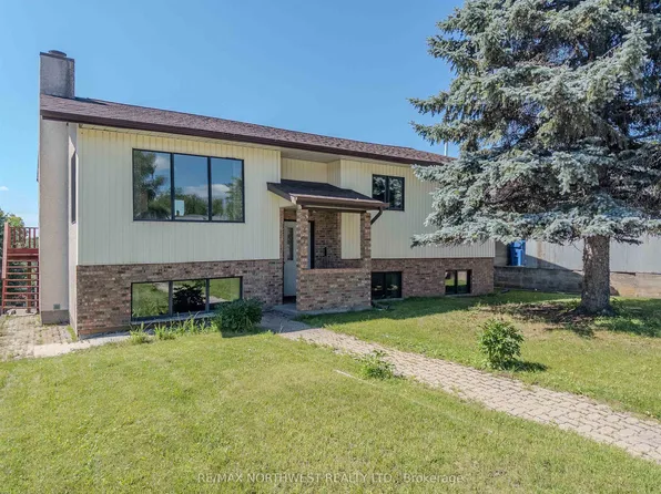 527 2nd St S, Kenora, ON P9N 1G9