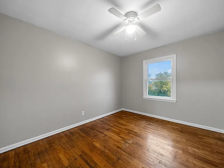 1525 Ferrell St #7 — Photo 11