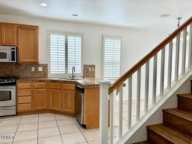 785 E Port Hueneme Rd — Photo 9