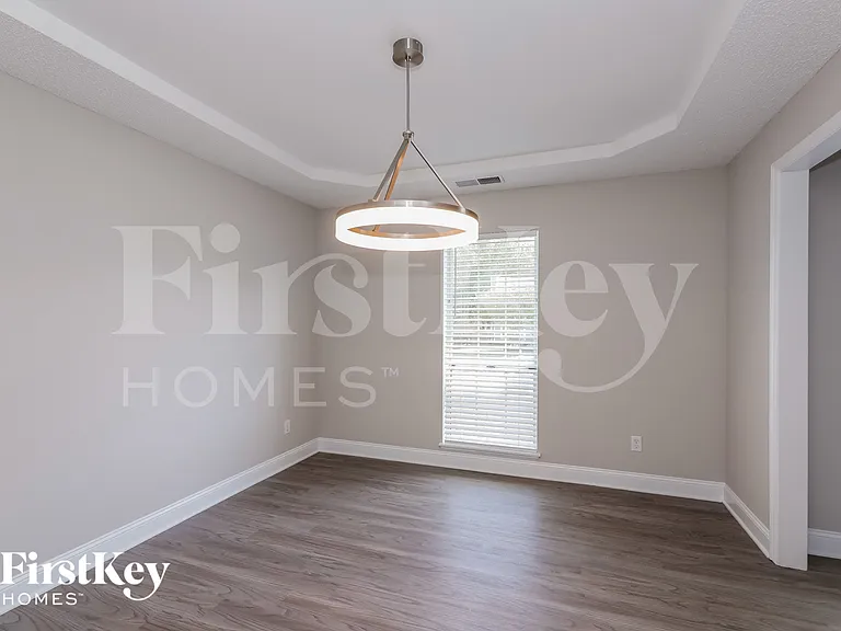 13835 Poppleton Ct — Photo 6