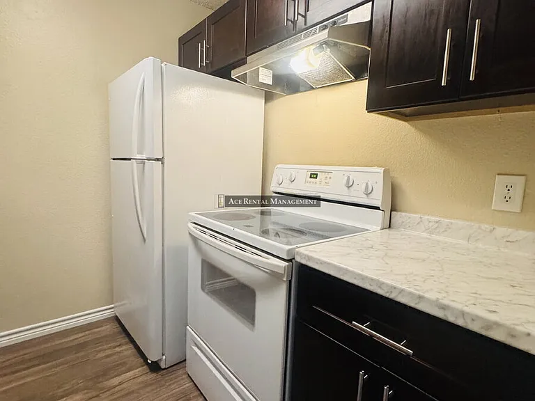 6824 Camden Ln #3 — Photo 6