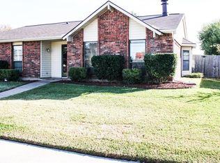 2101 Clark Trl, Grand Prairie, TX 75052