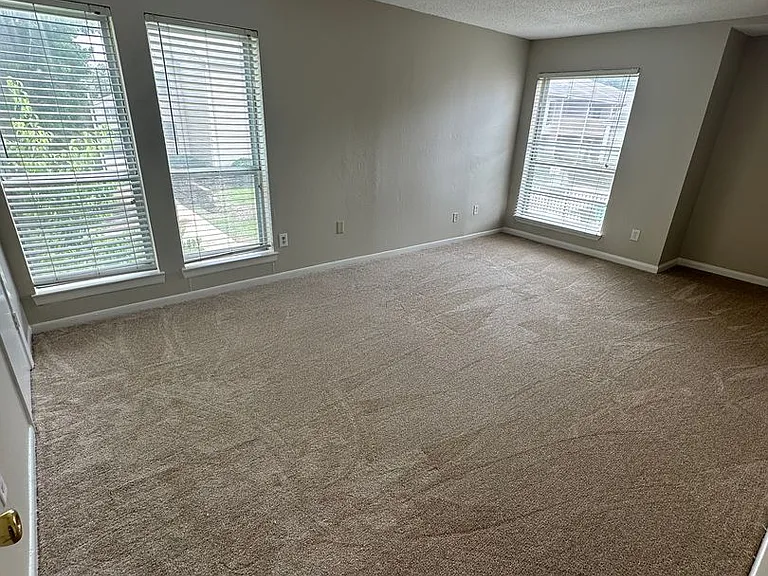 6772 Quail Hollow Ct — Photo 5