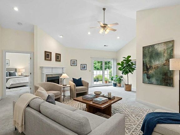 4th image of 1521 Saint Thomas Circle