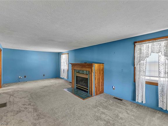 3rd image of 2140 Gardenland Ave