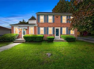 12 Soprano Cir, Cranston, RI 02920