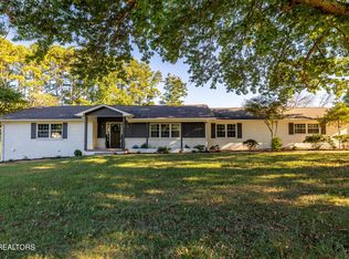 2000 Eastwood Dr, Maryville, TN 37803