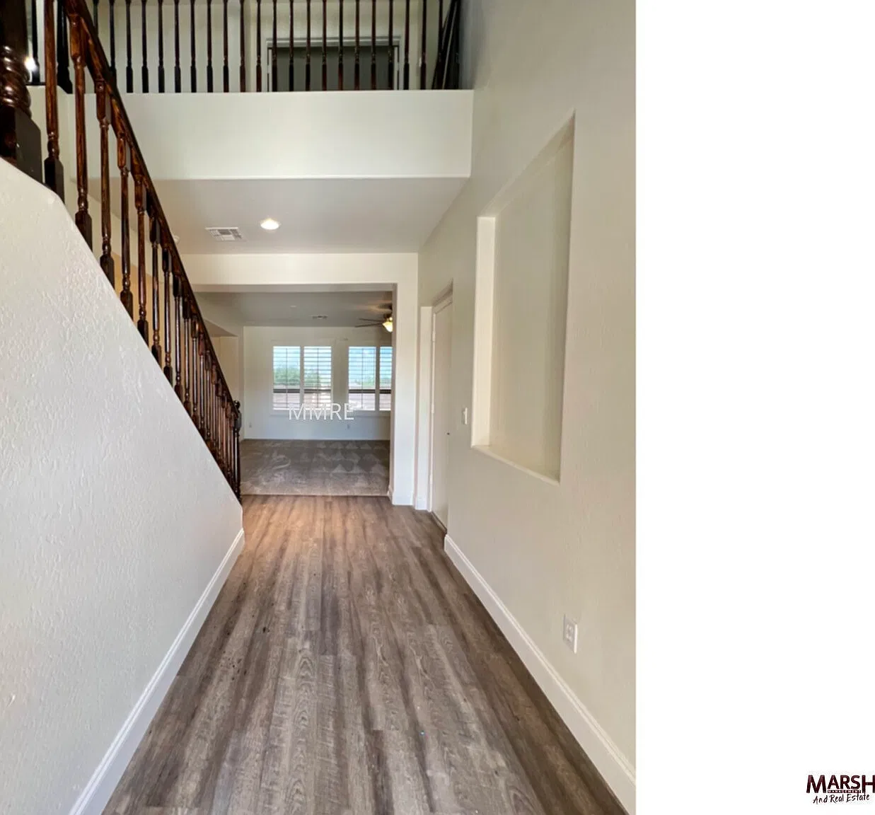 Beautiful 4 bedroom home with private pool in Chandler! — Photo 3