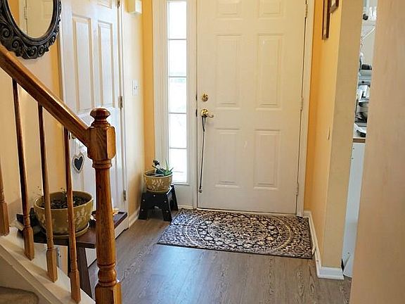 2nd image of 10 Victoria Dr #510