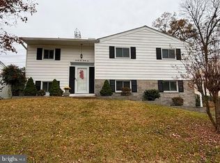 7222 Crown Rd, Glen Burnie, MD 21060