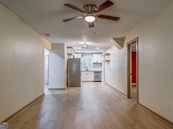 2nd image of 1024 Regis Rd SE
