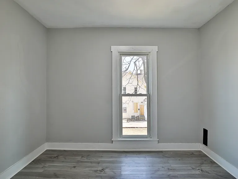528 W High St — Photo 14