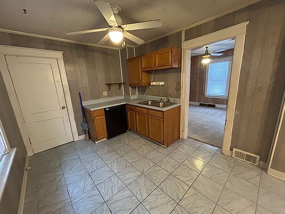 5th image of 1904 Whitley Ave