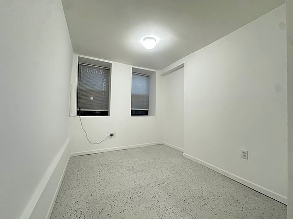5th image of 306 Stuyvesant Ave #A