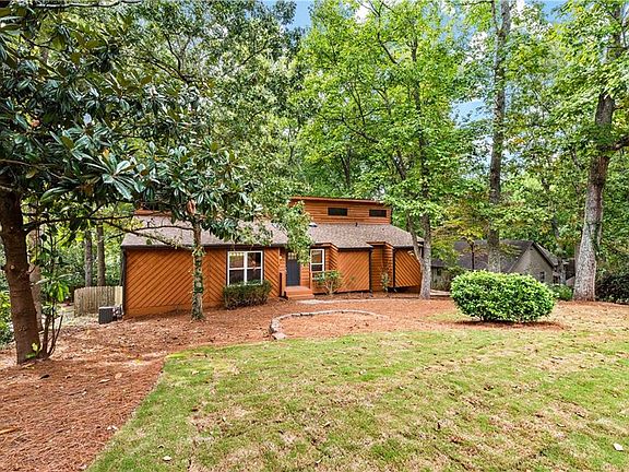 2nd image of 2066 Kinridge Ct