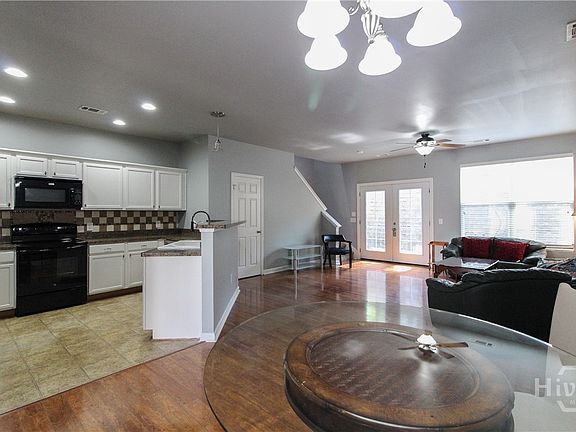 3rd image of 3319 Fernview Drive