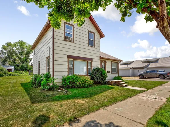 109 Main St W, Waterville, MN 56096