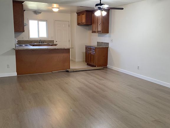 3rd image of 9256 3/4 Cedar St