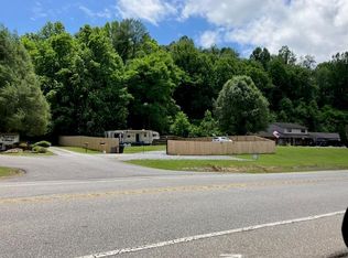 14 Chatuge Village Dr, Hayesville, NC 28904