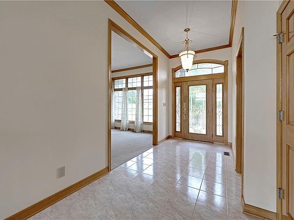 4th image of 15613 Cedar Ln