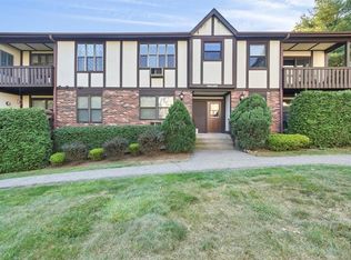 656 Sierra Vista Ln, Valley Cottage, NY 10989