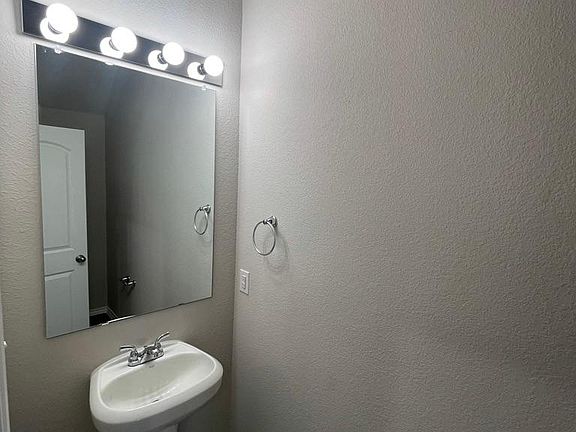 5th image of 2221 Greystone Dr #2221