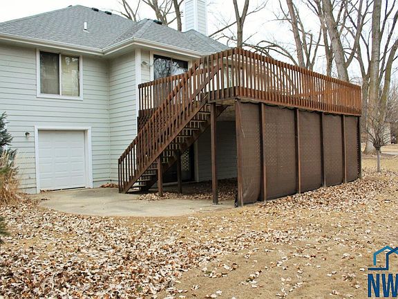 5th image of 405 N Royal Troon Dr
