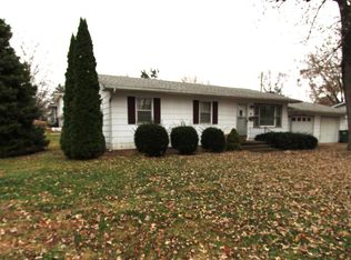 415 N 12th St, Clinton, IA 52732