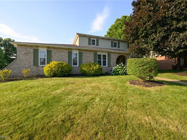 1907 Opal St, Louisville, OH 44641