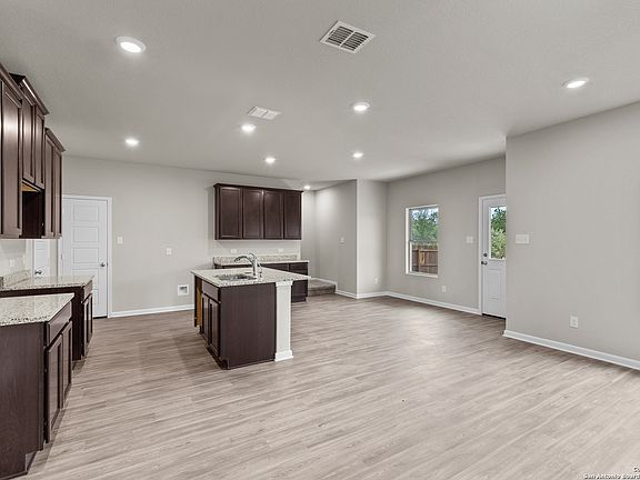 5th image of 4302 Southton Woods