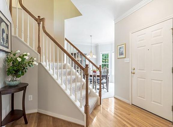 4th image of 6349 Creekway Ct